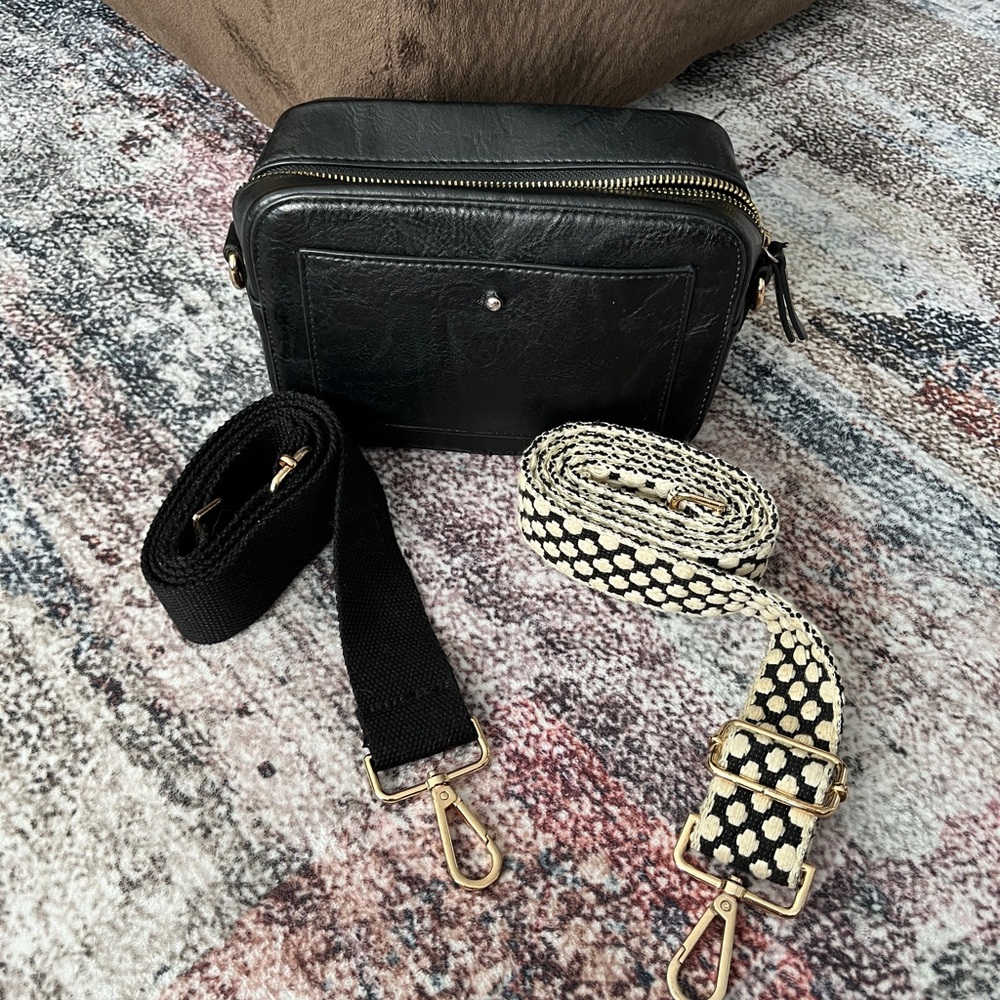 Chic Black Crossbody Bag with Dual Straps